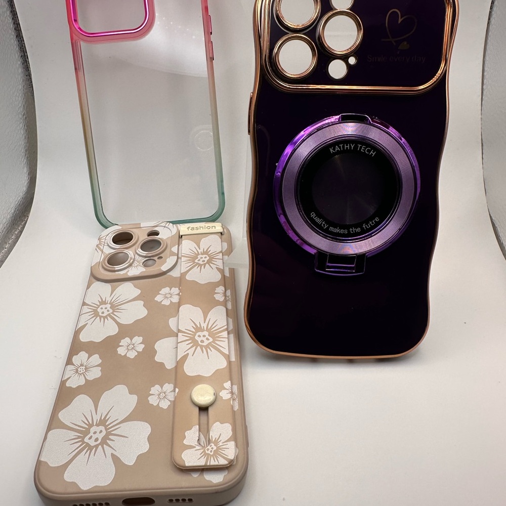 3 iPhone 14 Pro Max Cases - Pre Owned